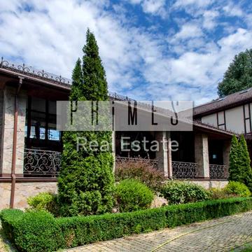 Центральна вул.