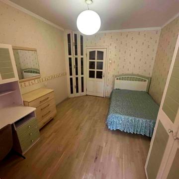 Академіка Корольова вул., 65