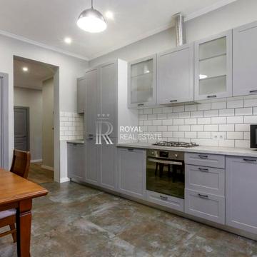 Бессарабська пл., 5-А