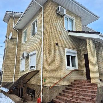 Центральна вул., 10