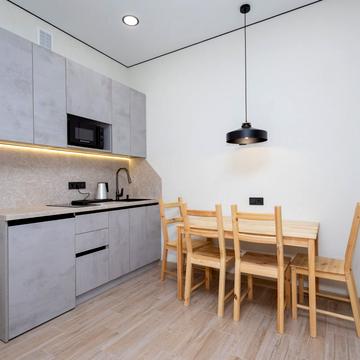 Соборна пл. (Жовтнева), 14