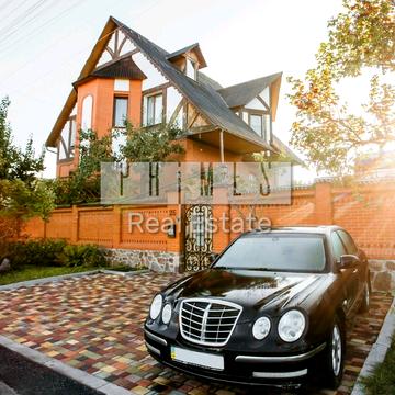 Патріотів вул., 25