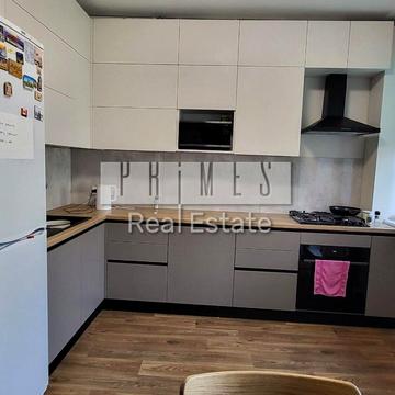 Товарна вул., 21