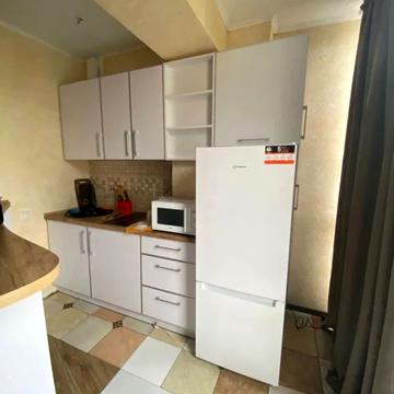 Берегова вул., (Будинок 1)