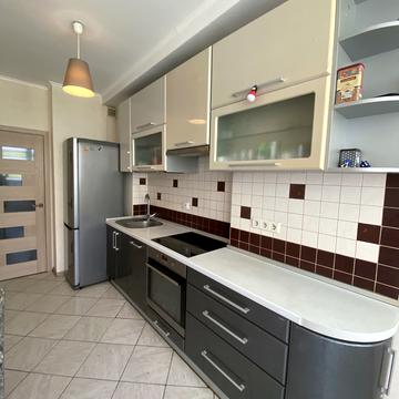 Наталії Ужвій вул., 12