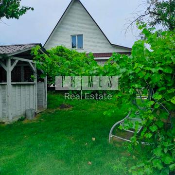 Центральна, 9