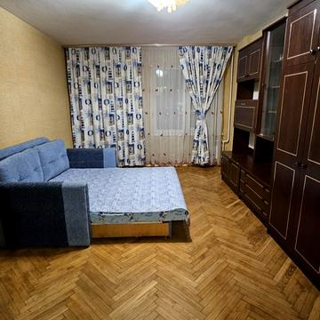 Оболонська пл. (Дружби Народів СРСР), 2-А