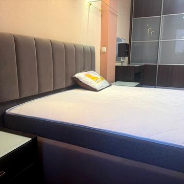 Анни Ахматової вул., 35