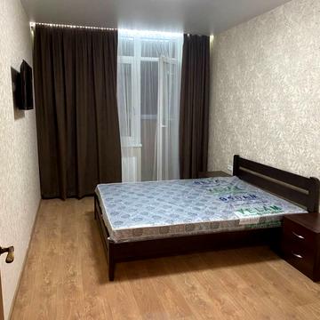 Анни Ахматової вул., 37