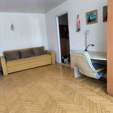 Олени Теліги вул., 17