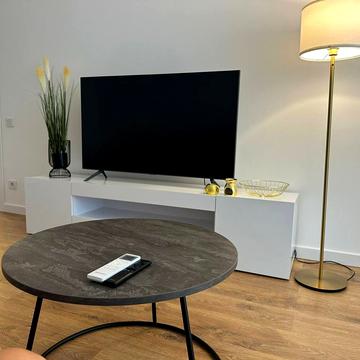 Олександра Хіри вул., 12