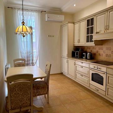 Саперне Поле вул., 12