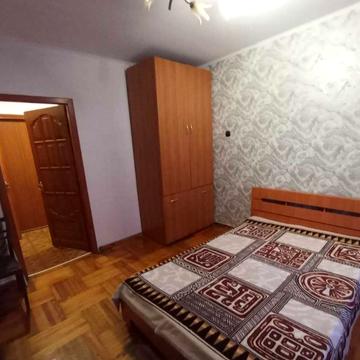 Князя Володимира Великого просп., 154