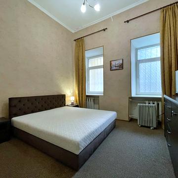 Костельна вул., 5