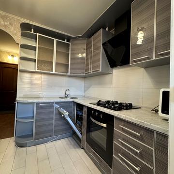 Машинобудівників вул., 15-Б