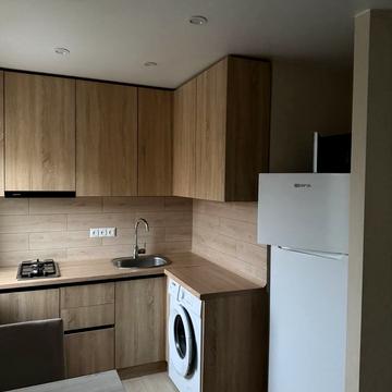 Академіка Доброхотова вул., 5