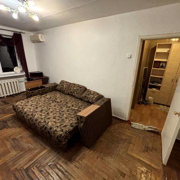 Узбекистанська вул., 9