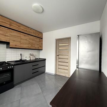 Львівська вул., 132а