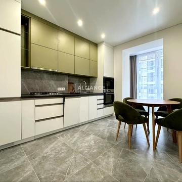 Лева Ребета вул., 10д