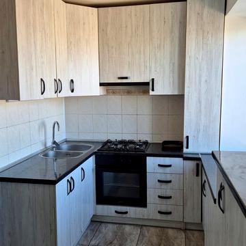 Михайла Грушевського вул., 64