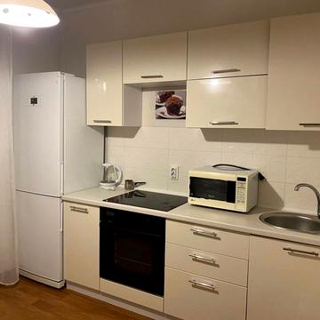 Бориса Гмирі вул., 18