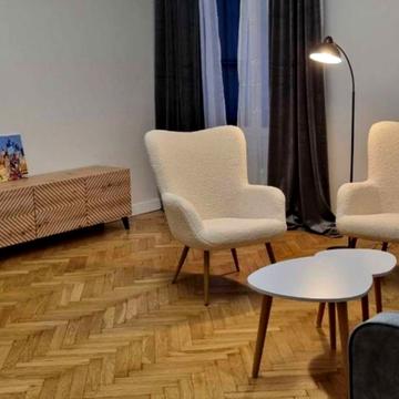 Гетьмана Петра Дорошенка вул. (Жовтнева), 42