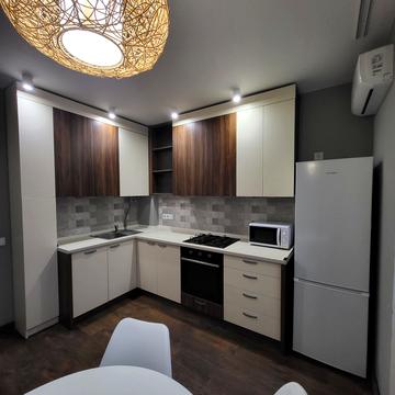 Київська вул., 37