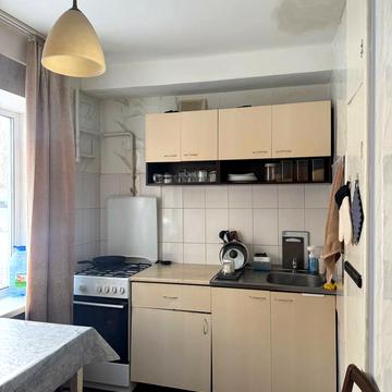 Празька вул., 25