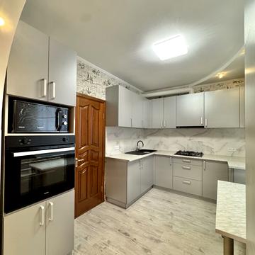 Всебратське-2 вул., 48