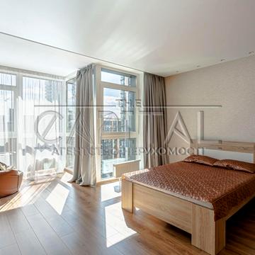 Предславинська вул., 53