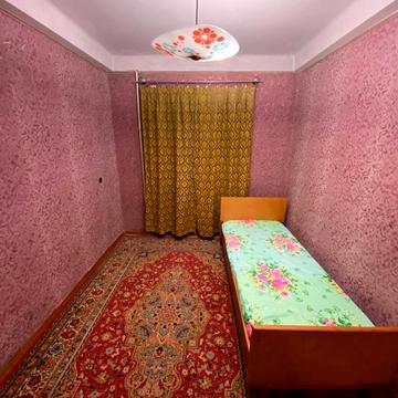 Сергія Зорського вул. (Гагаріна), 1