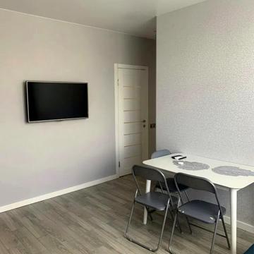 Салютна вул., 11