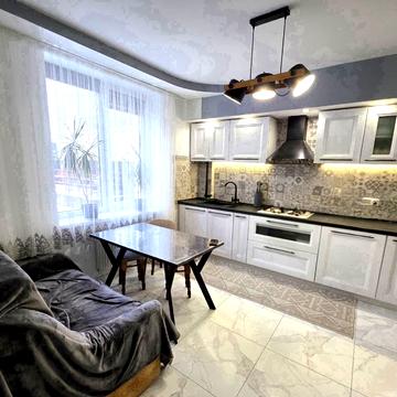 Станіслава Людкевича вул., 8