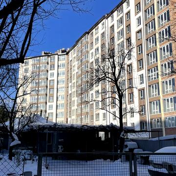 Пасічна вул., (Будинок 1)