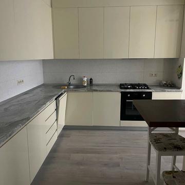 Практична вул., 6