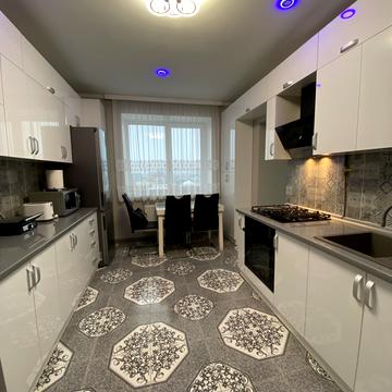 Виноградна вул., 15