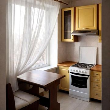 Вінницька вул., 8