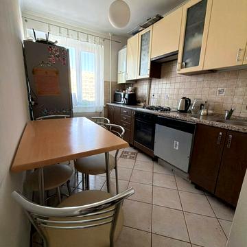 Домбровського вул., 86