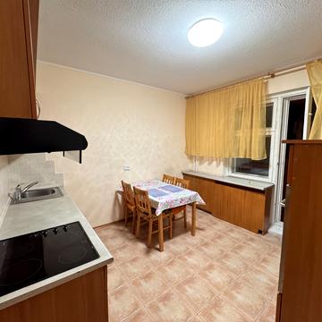 Ревуцького вул., 42