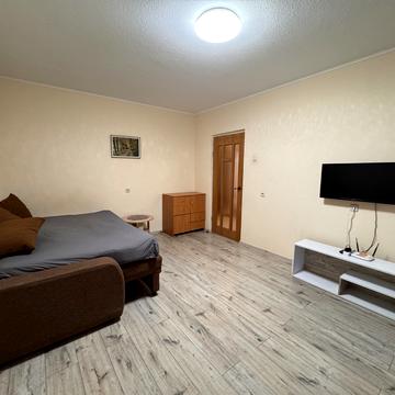 Ревуцького вул., 42