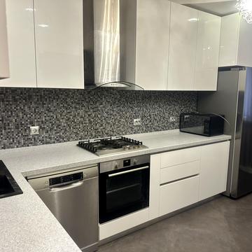 Академіка Сахарова вул., 5-Б