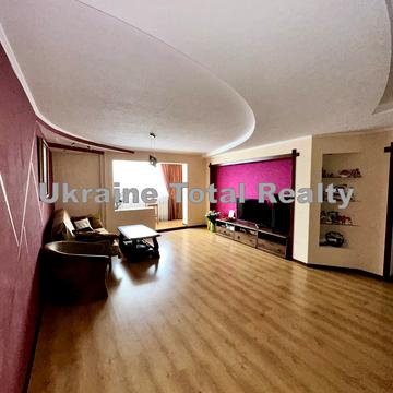 Дарницький бульв., 8