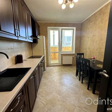 Академіка Глушкова просп., 9-Д