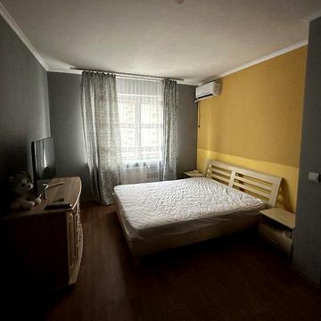 Бориса Гмирі вул., 16