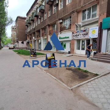 Металургів просп., 3