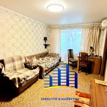 Пл.Героїв, 1