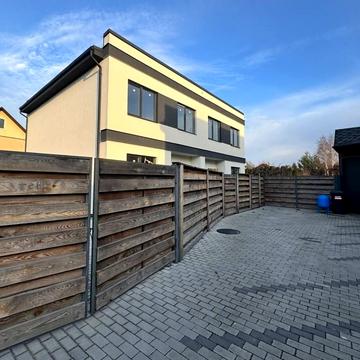 Центральна вул.