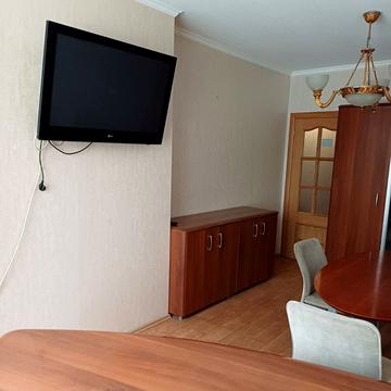 Дмитра Чижевського вул. (Петра Чаадаєва), 2