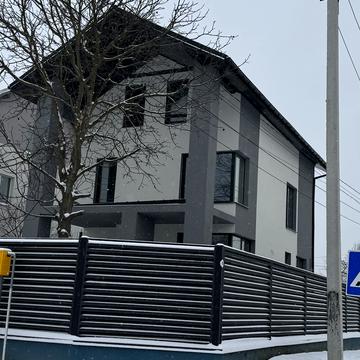 Василя Стуса вул., 36