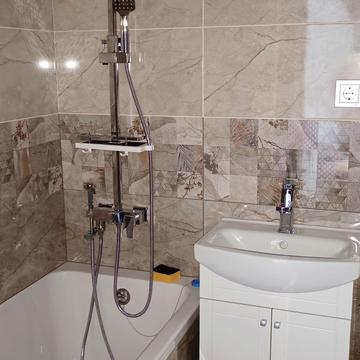 Лесі Українки просп., 45